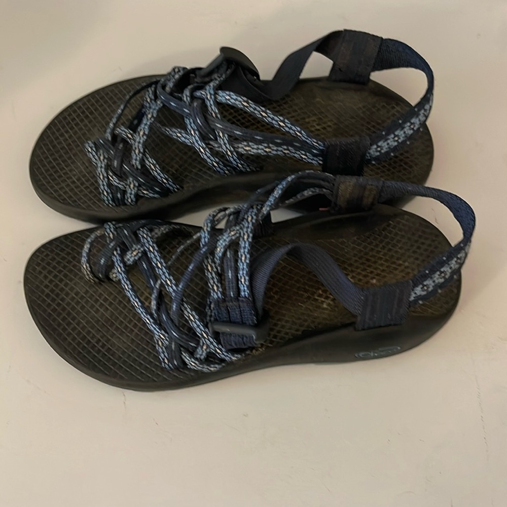 Women’s size 7 chacos